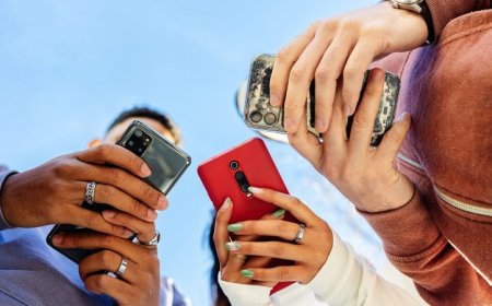 Nearly a third of American teens interact with AI chatbots daily, study finds