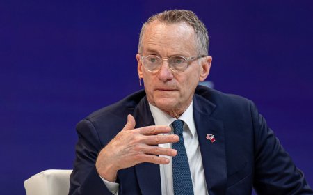 Howard Marks Says AI Is ‘Terrifying’ for Jobs, Queries Debt Cost
