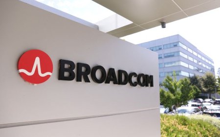 Broadcom forecasts upbeat quarterly revenue on strong AI chip demand