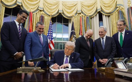 WATCH: Trump signs executive order to override AI regulations by states