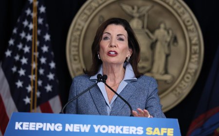 Dem lawmakers cry foul as Hochul guts AI safety bill amid Big Tech pressure